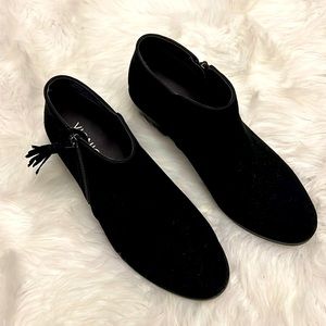 Vionic Shoe Boots.   Size 9.1/2